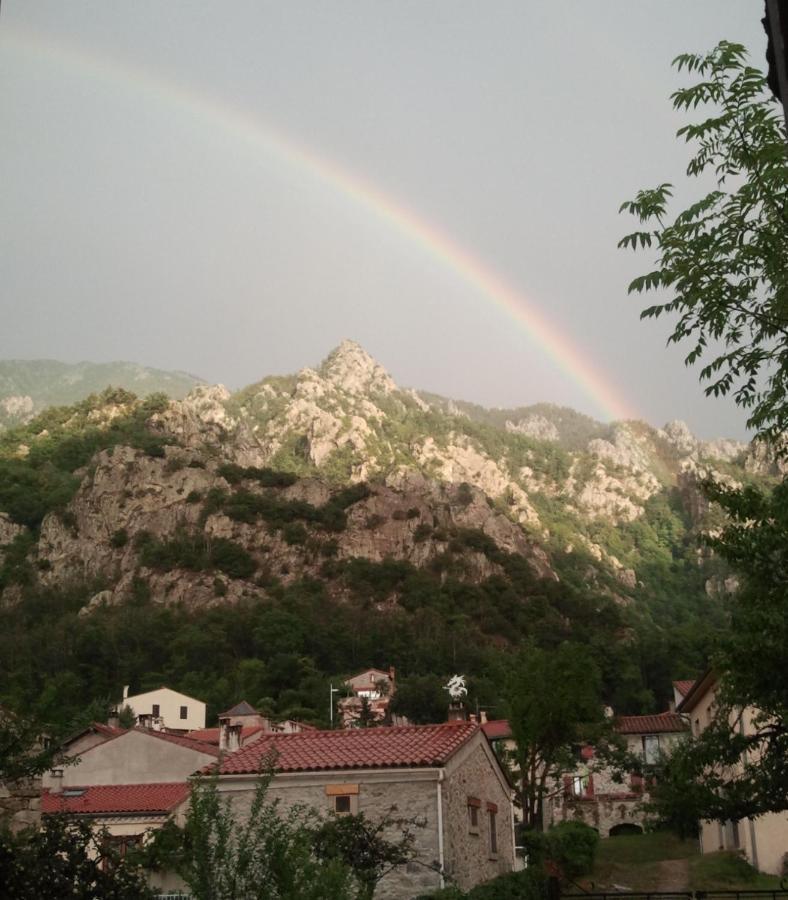 Les Chalets Quazemi A Casteil Екстер'єр фото